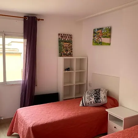 Onyar River Views Apartment In Girona Apartament *