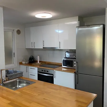 Onyar River Views Apartment In Girona Apartament